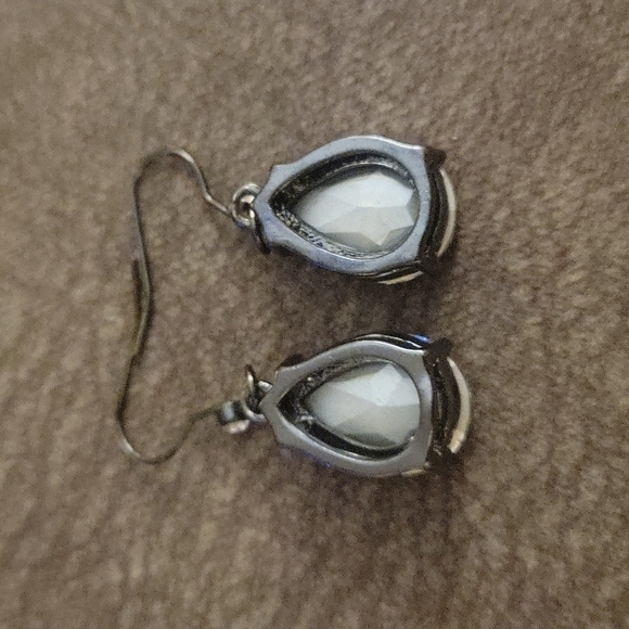 3/$30 Gunmetal Faceted Smokey Crystal Teardrop Dangle Hook Earrings - Picture 4 of 4